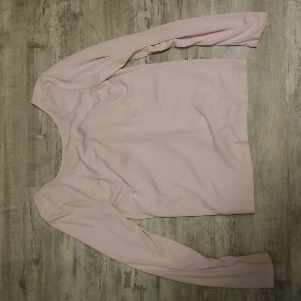 Athleta top with V and knot in back